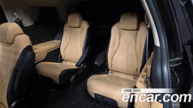 Kia Carnival 2021 — Фото 13/20