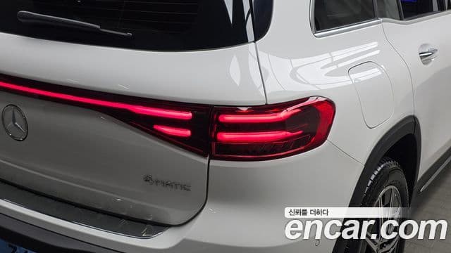 Mercedes-Benz EQB 2025 — ფოტო 26/31