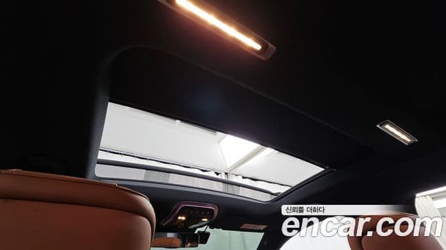 Mercedes-Benz S-Class 2025 — Photo 7/36