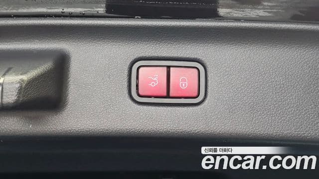 Mercedes-Benz S-Class 2025 — Photo 8/36