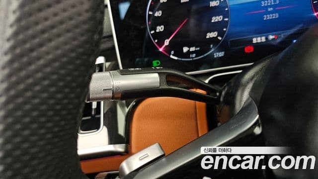 Mercedes-Benz S-Class 2025 — Photo 4/36