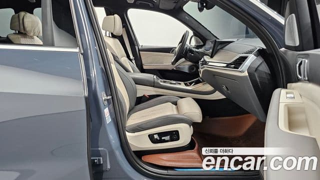 BMW X7 2023 — Photo 30/35