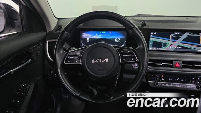 Kia Seltos 2022 — ფოტო 13/20