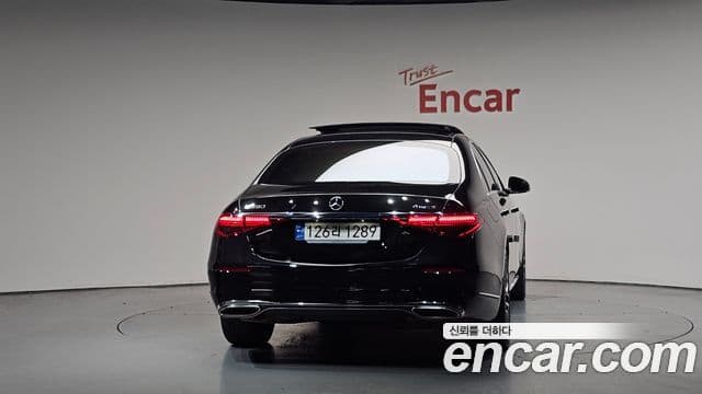 Mercedes-Benz S-Class 2023 — Photo 28/40
