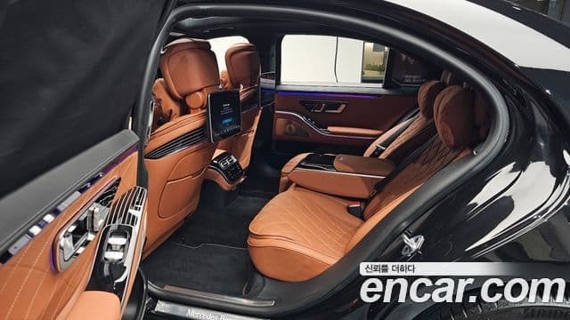 Mercedes-Benz S-Class 2023 — Photo 6/40