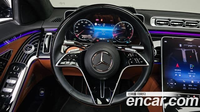 Mercedes-Benz S-Class 2023 — Photo 19/40
