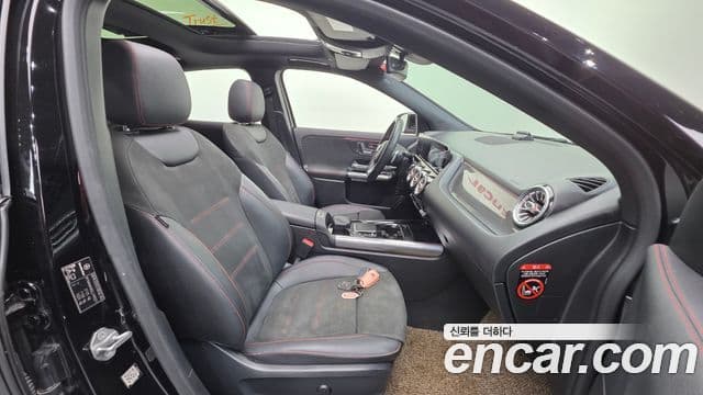 Mercedes-Benz GLA-Class 2020 — Şəkil 10/20