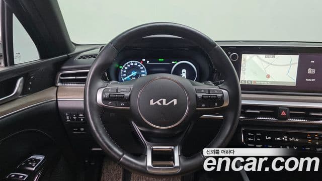 Kia K5 2022 — Şəkil 17/20