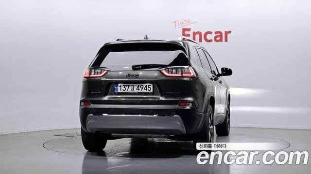 Jeep Cherokee 2021 — ფოტო 4/20
