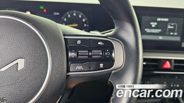 Kia K5 2025 — ფოტო 17/20