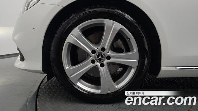 Mercedes-Benz E-Class 2018 — ფოტო 5/20