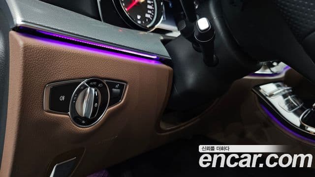 Mercedes-Benz E-Class 2018 — ფოტო 20/20