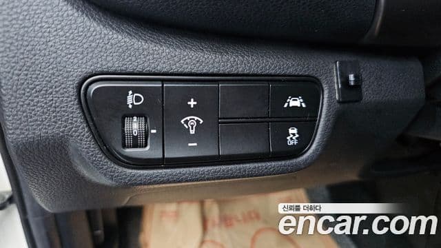 Kia Seltos 2019 — ფოტო 19/20