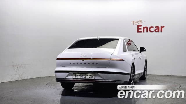 Hyundai Grandeur 2023 — ფოტო 4/20