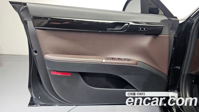 Hyundai Grandeur Hybrid 2023 — ფოტო 31/34
