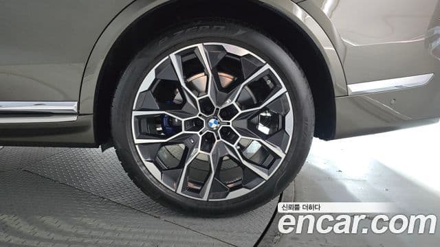 BMW X7 2023 — ფოტო 1/33