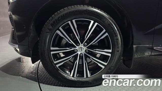 Volvo XC60 2022 — фото 5 из 20