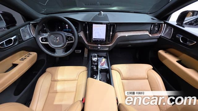 Volvo XC60 2022 — фото 7 из 20