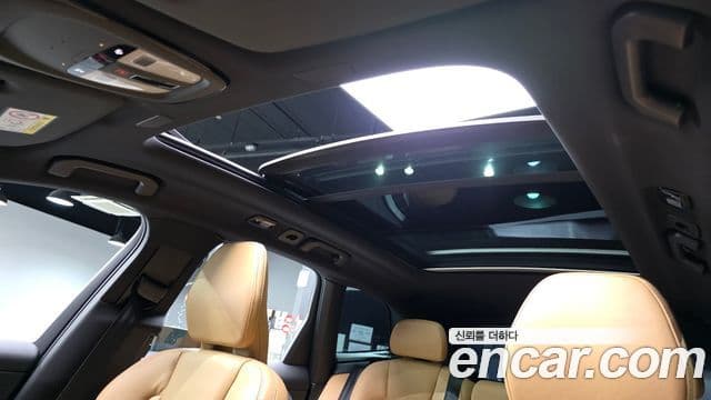 Volvo XC60 2022 — ფოტო 19/20