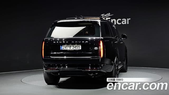 Land Rover Range Rover 2023 — ფოტო 4/20