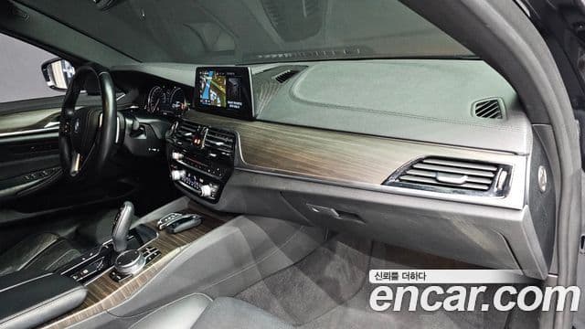 BMW 5 Series 2018 — Photo 5/31