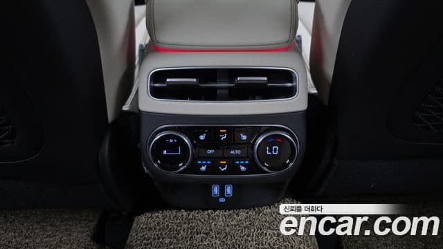 Genesis GV70 2022 — Şəkil 19/20