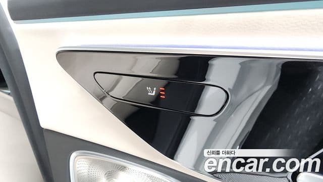 Mercedes-Benz E-Class 2025 — Фото 12/20