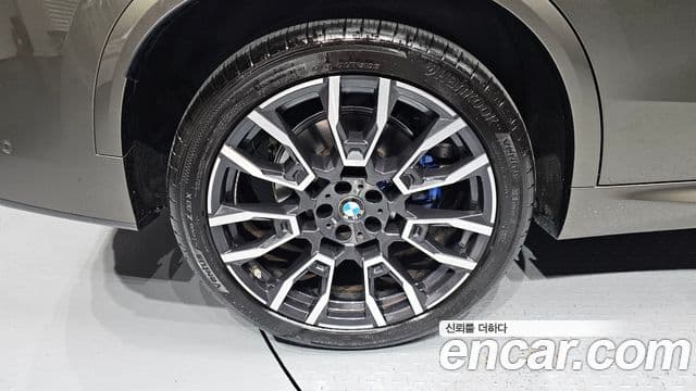 BMW X5 2025 — Photo 12/31