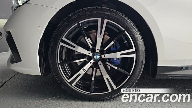 BMW 5 Series 2025 — фото 5 из 20