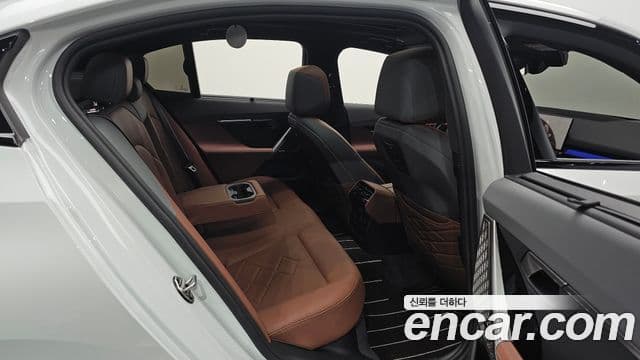BMW 5 Series 2026 — Photo 14/34