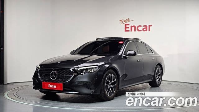 Mercedes-Benz E-Class 2025 — Фото 1/20