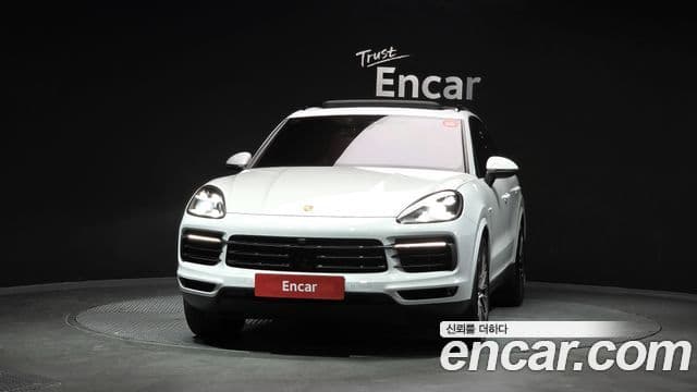 Porsche Cayenne 2022 — Photo 2/20