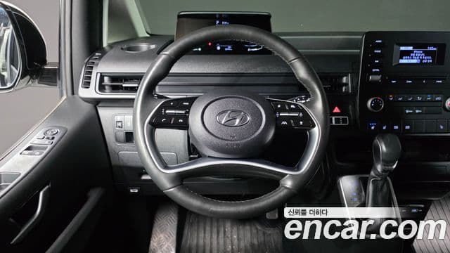 Hyundai Staria 2023 — ფოტო 12/20