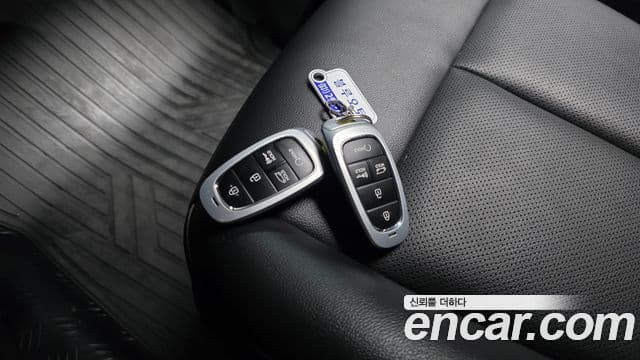 Hyundai Staria 2023 — ფოტო 13/20