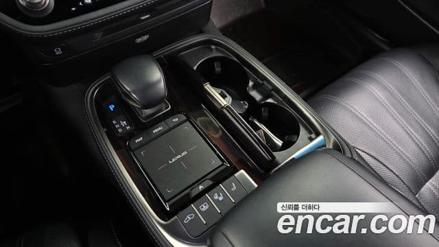 Lexus LS500 2021 — Şəkil 8/20