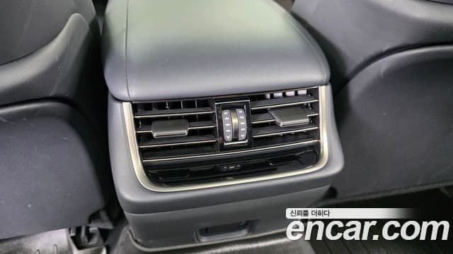 Lexus LS500 2021 — Photo 33/36