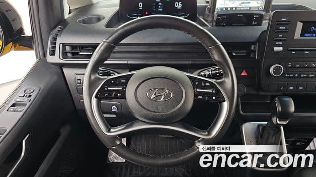 Hyundai Staria 2022 — ფოტო 13/20