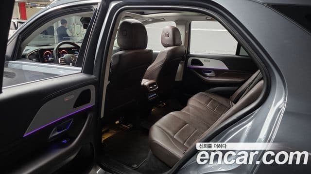 Mercedes-Benz GLE-Class 2021 — Фото 12/20