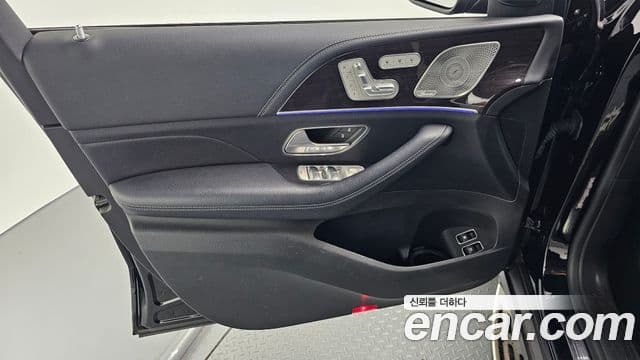 Mercedes-Benz GLE-Class 2021 — Photo 15/34