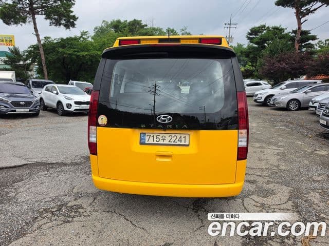 Hyundai Staria 2022 — Фото 3/12
