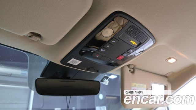 Kia Carnival 2023 — ფოტო 19/20