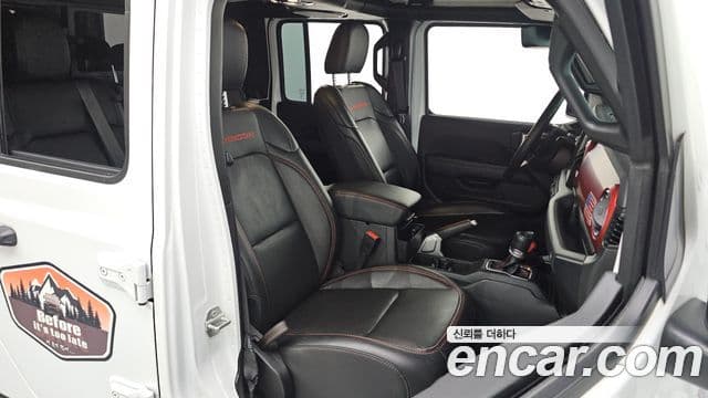 Jeep Gladiator 2022 — ფოტო 12/20