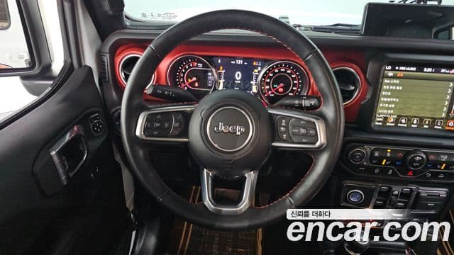 Jeep Gladiator 2022 — ფოტო 13/20