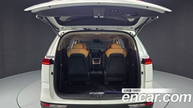 Kia Carnival 2023 — Фото 20/20