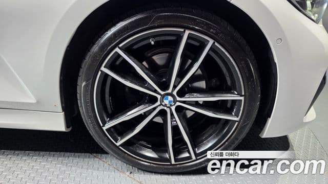 BMW 3 Series 2022 — фото 5 из 20