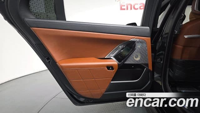 BMW 7 Series 2025 — Photo 10/38