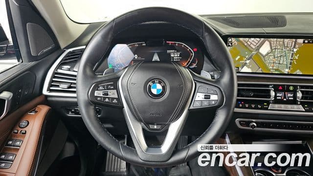 BMW X5 2021 — ფოტო 14/20