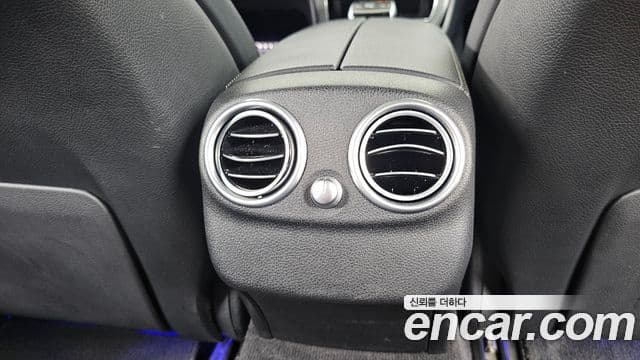 Mercedes-Benz C-Class 2019 — Şəkil 19/20