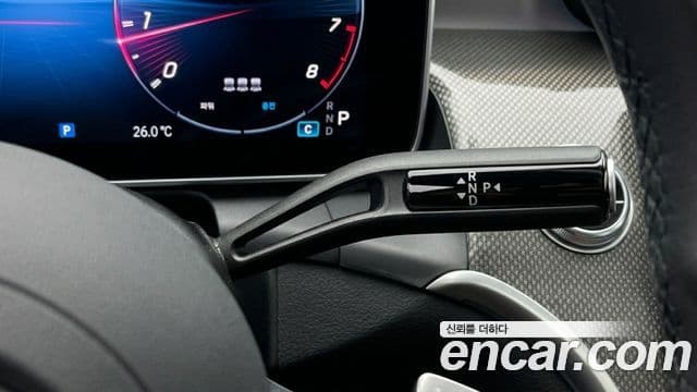 Mercedes-Benz GLC-Class 2025 — Photo 5/11