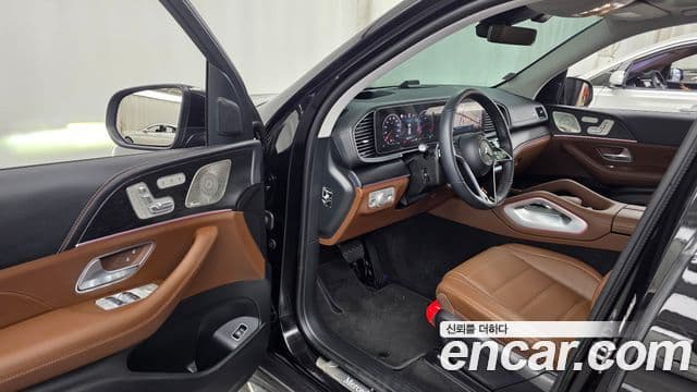 Mercedes-Benz GLE-Class 2025 — Фото 10/20